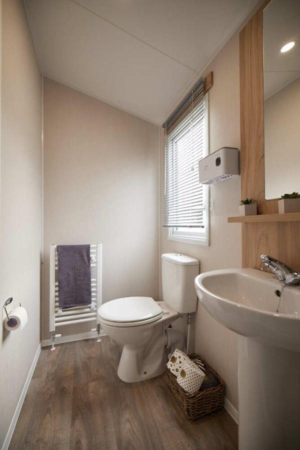 Nirvana Coastal Retreat Holiday Home Cayton Eksteriør billede